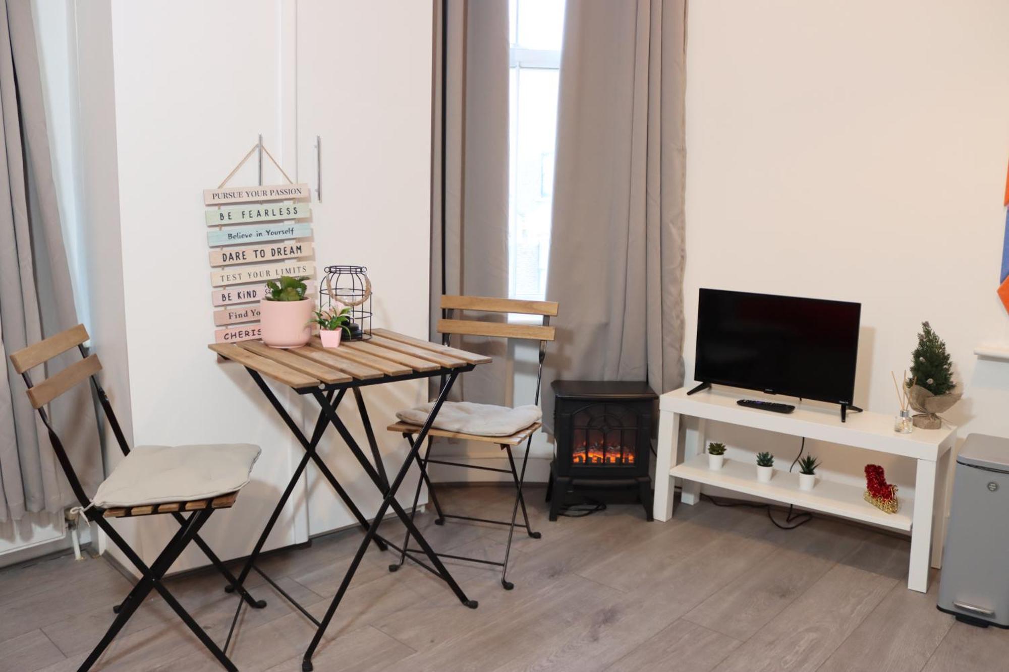 Cosy Studio With Kitchenette And Private Bathroom - 15Mins To Central London! Exterior photo