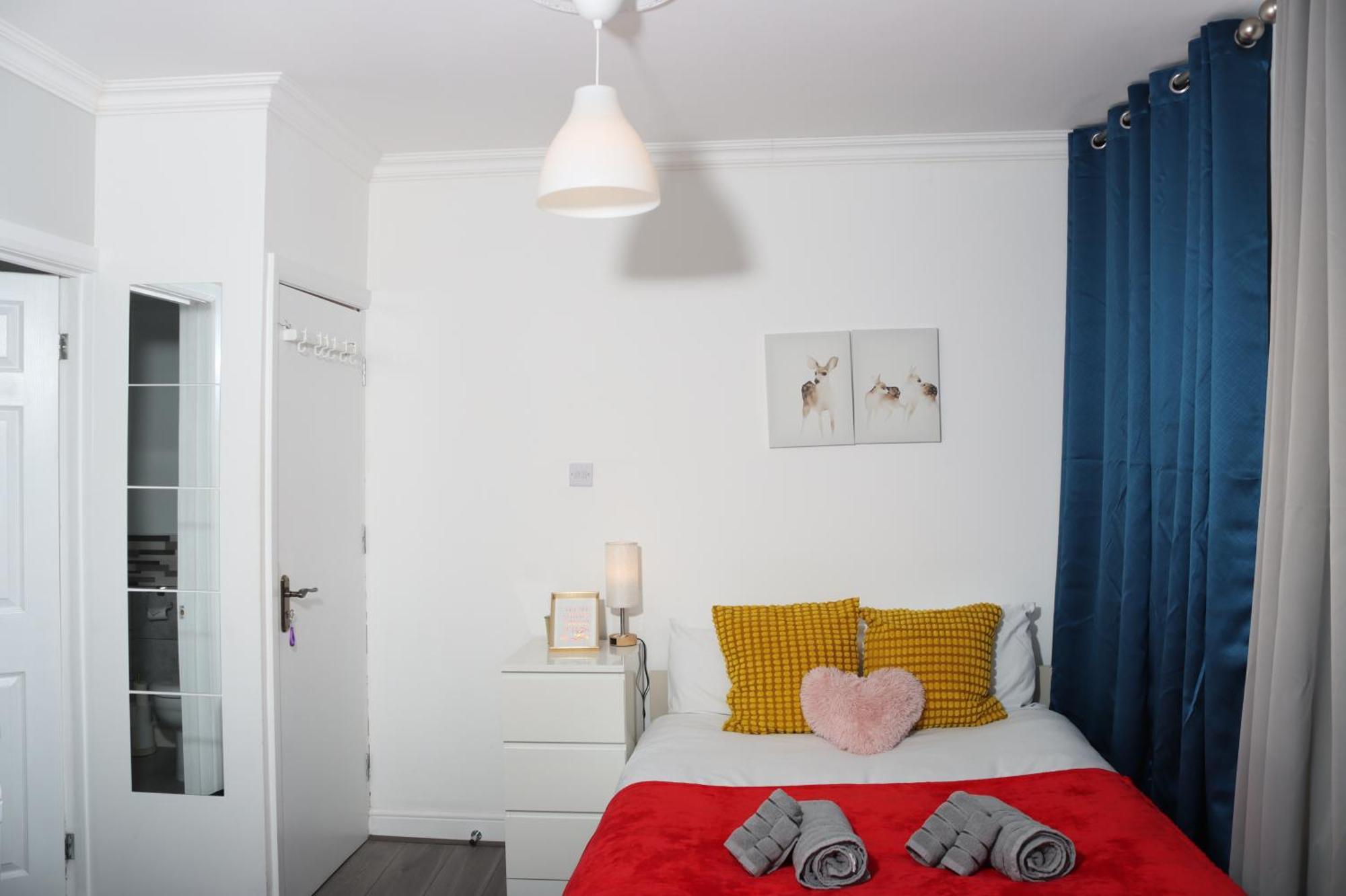 Cosy Studio With Kitchenette And Private Bathroom - 15Mins To Central London! Exterior photo