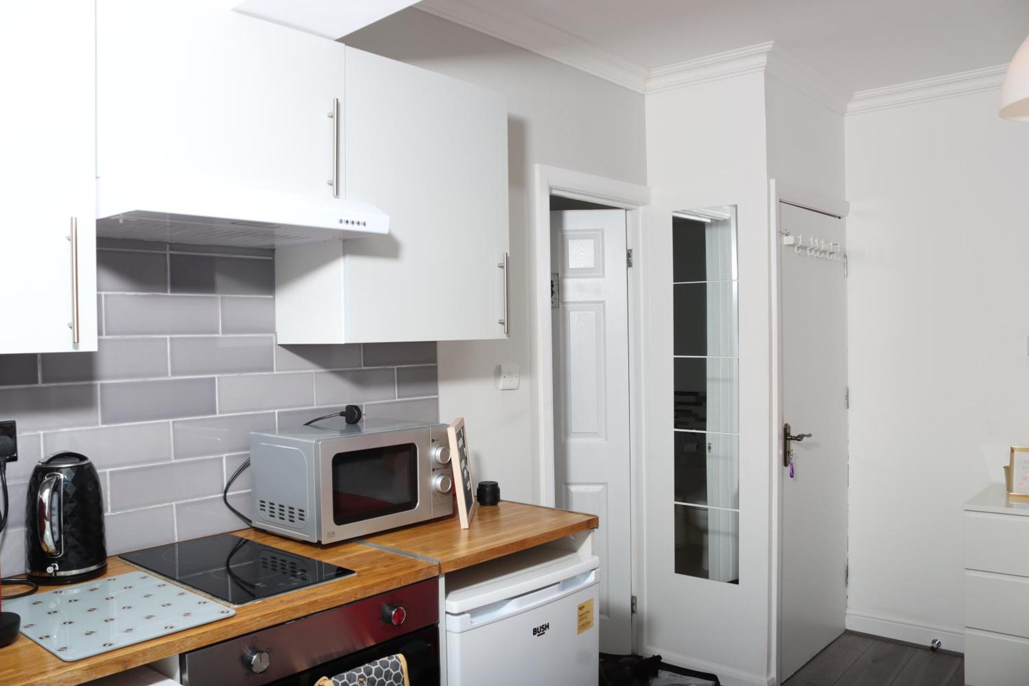 Cosy Studio With Kitchenette And Private Bathroom - 15Mins To Central London! Exterior photo